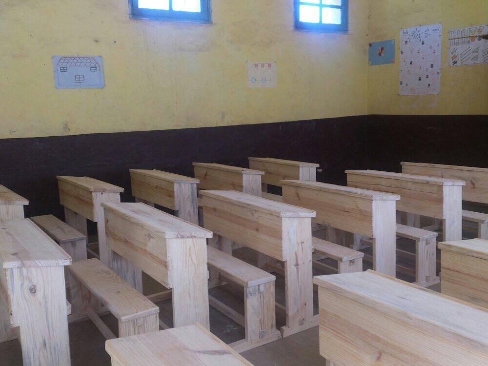 Dons Tables et Bancs pour l'EPP Anosisoa