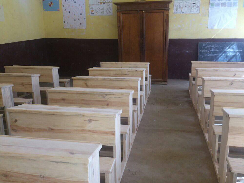 Dons Tables et Bancs pour l'EPP Anosisoa
