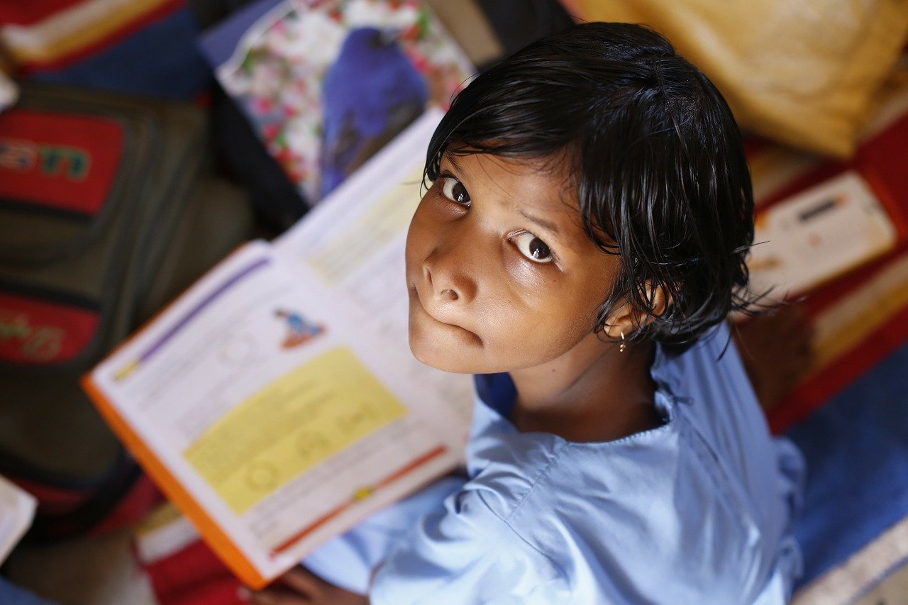 distribution kits scolaires pour l'examen du CEPE ( passage en 6ème)